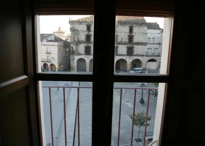 Plaza Mayor Pensión 3*